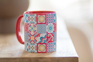 Mug 350 ml en céramique avec anse colorée - livré avec boîte cadeau personnalisable