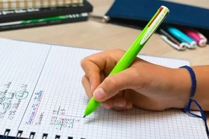 Stylo bille 4 couleurs PILOT personnalisable