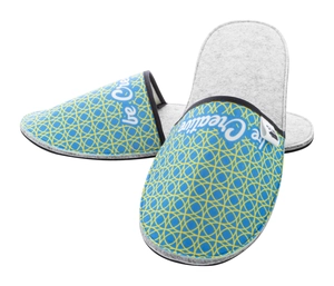 Pantoufles en RPET 100% personnalisable - idéal hôtellerie personnalisable