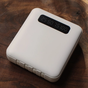 Batterie de secours avec 4 câbles - 10000 mAh personnalisable