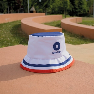 Bob en polyester imperméable 235 gr/m2 blanc sublimé personnalisable