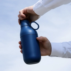 Bouteille et gobelet 2 en 1 (500 ml / 370 ml) Double paroi en acier inoxydable recyclé et ABS personnalisable