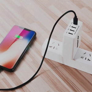 Chargeur secteur avec 4 port USB - charge rapide personnalisable