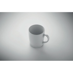 Mug en céramique avec finition blanche mate et base en silicone personnalisable