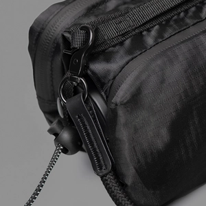 Sac en bandoulière personnalisé, compartiment pour gourde personnalisable