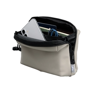 Trousse avec fermeture zippée et multiples poches en rPET – 2L personnalisable