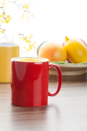 Mug en céramique 300 ml coloré avec intérieur blanc personnalisable