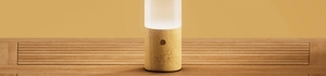 Lampe de table LED avec base en bois de hêtre - batterie 1200mAh personnalisable