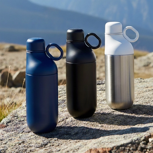 image du produit Bouteille et gobelet 2 en 1 (500 ml / 370 ml) Double paroi en acier inoxydable recyclé et ABS