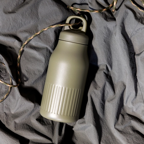 image du produit Gourde isotherme 500 ml avec bouchon à clic pratique