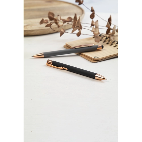 image du produit Stylo à bille en aluminium recyclé avec finition caoutchoutée