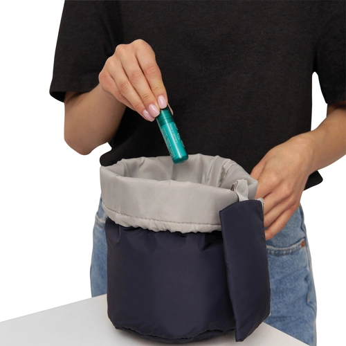 image du produit Trousse de toilette en nylon avec cordon de serrage